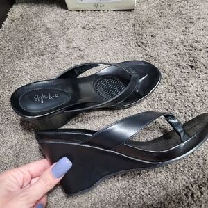 Style & Co Black Wedge Sandles size 7 Chickletpr